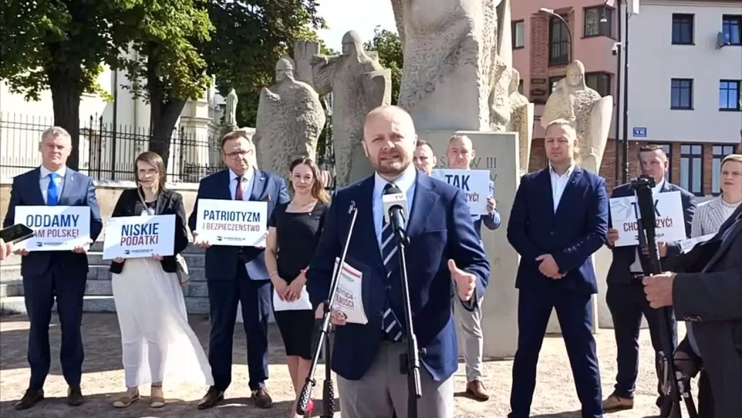 konferencja-prasowa-okreg-16-hd-1.mp4