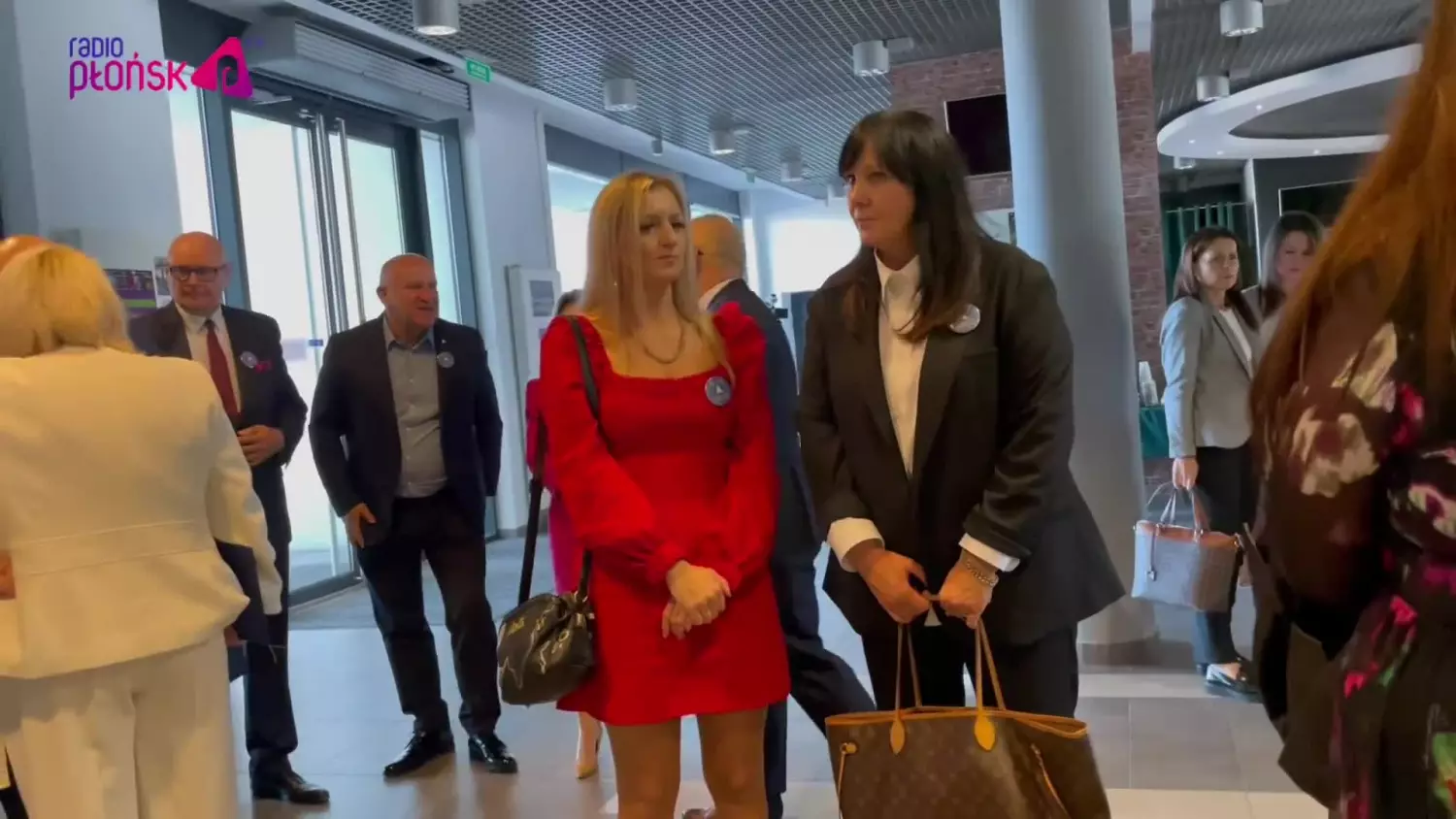 fdownloadernet-1966684883778453-1080p.mp4